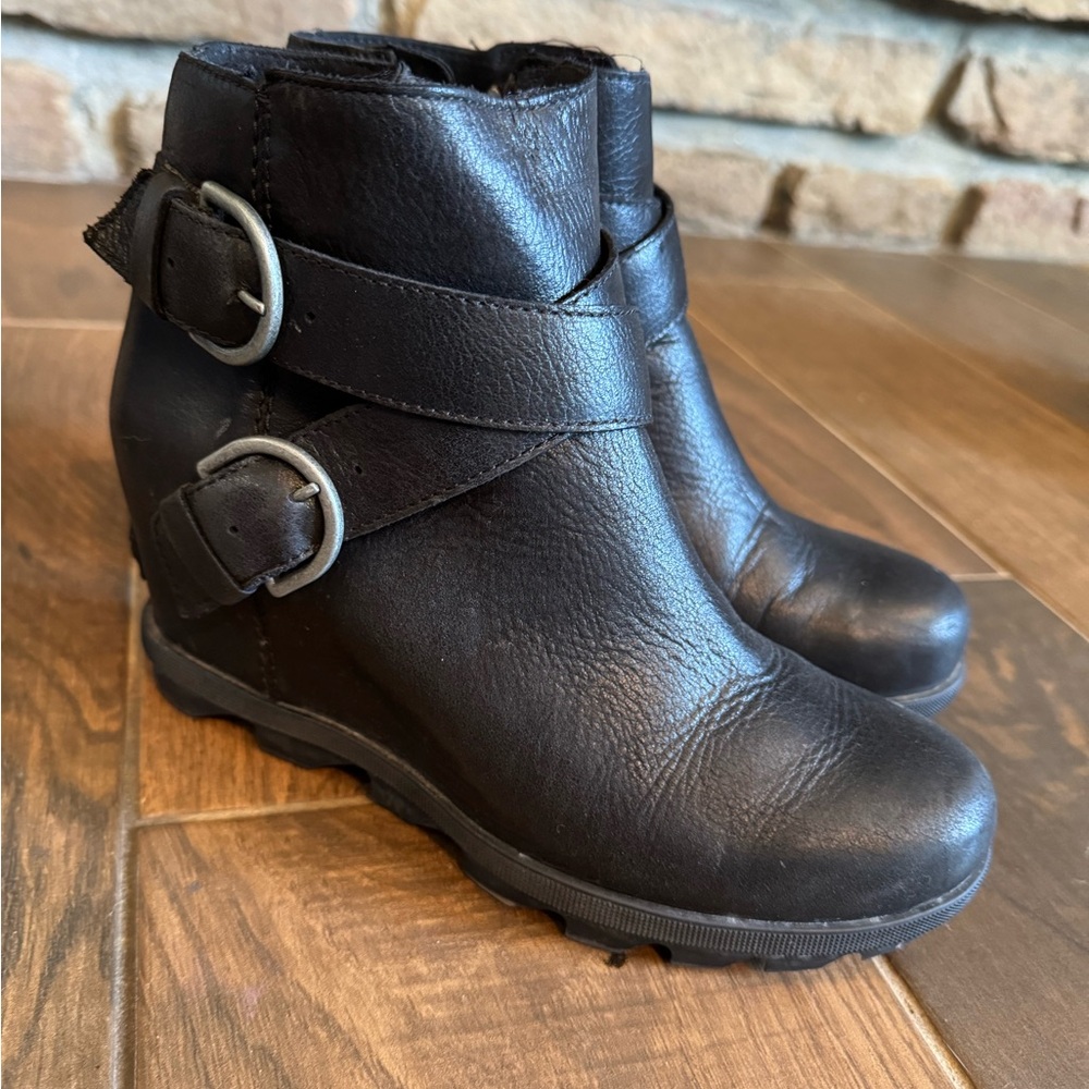 Sorel Size 8 Booties Black
